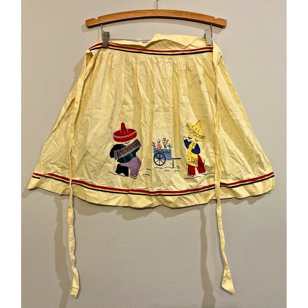 Vtg Embroidered HALF APRON Yellow with Mexican Theme Sombrero